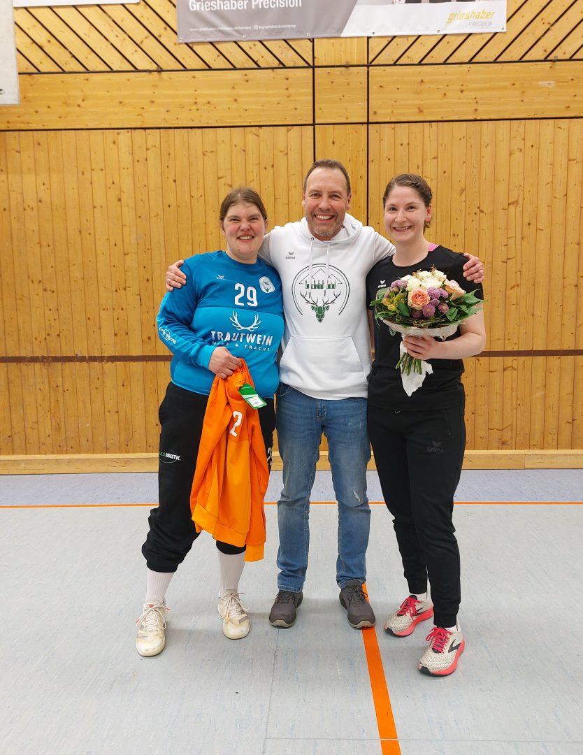 Verabschiedung von HBK-Urgestein Franzi Weiß und Trainerin Katrin Scherkenbach
